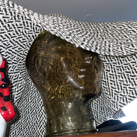 Women's Sunvisor - Picture 1 of 8